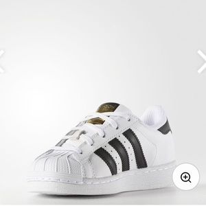 LOOKING FOR 7/7.5 women's adidas superstars!!!