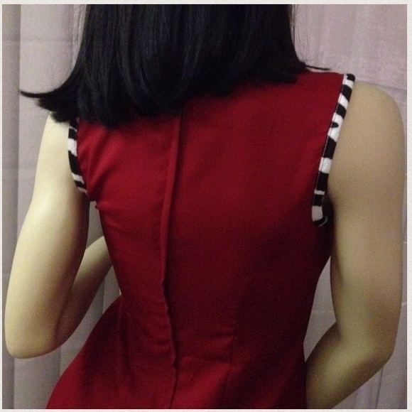 Red A-line sheath dress with zebra trim - Picture 2 of 3