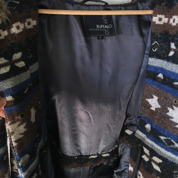 ✨SOLD✨ Buffalo Outerwear Aztec/Navajo Coat - Picture 3 of 4