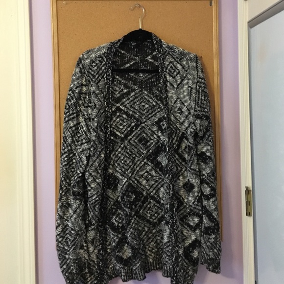 oversized b&w cardigan