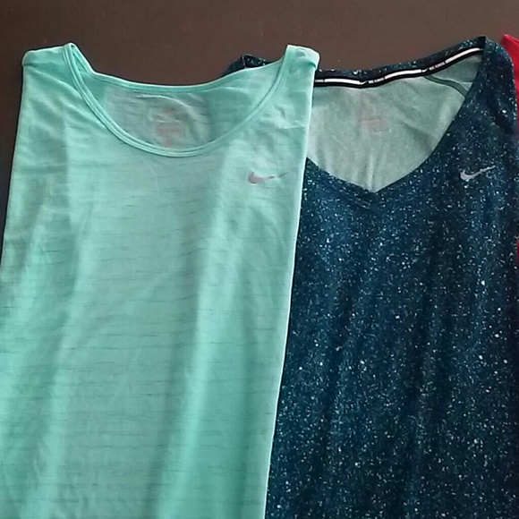 Nike shirts - Picture 3 of 4
