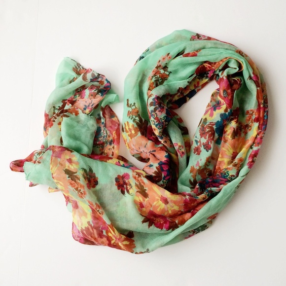 Gorgeous Floral Print Shaw Scarf