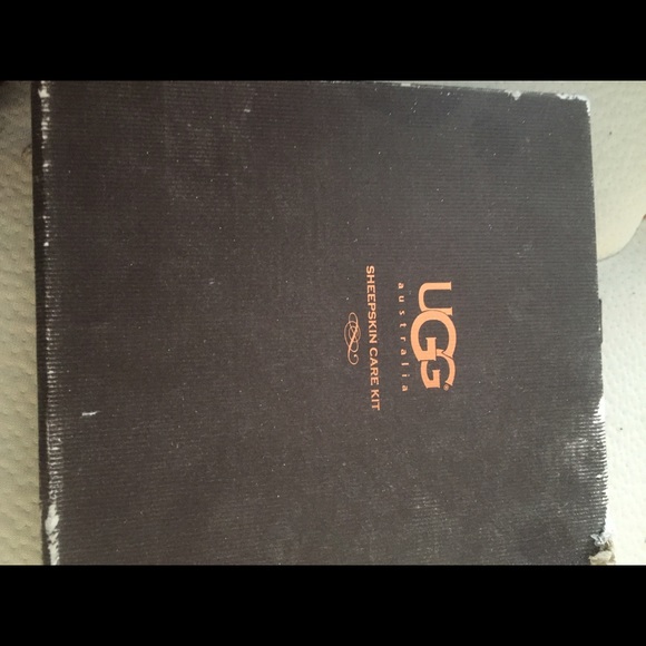 Ugg sheepskin care kit
