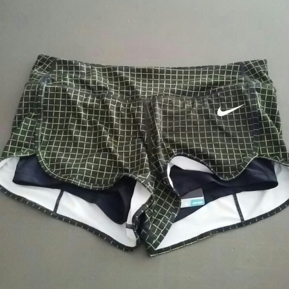 Nike shorts - Picture 2 of 3