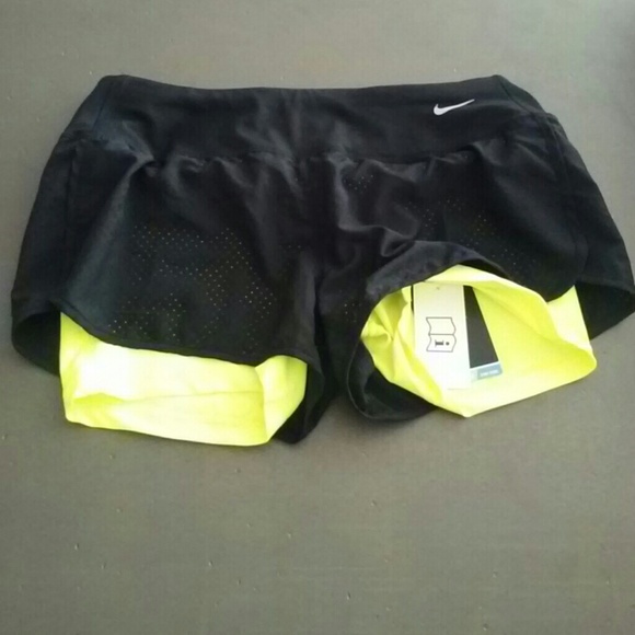 Nike shorts - Picture 3 of 3