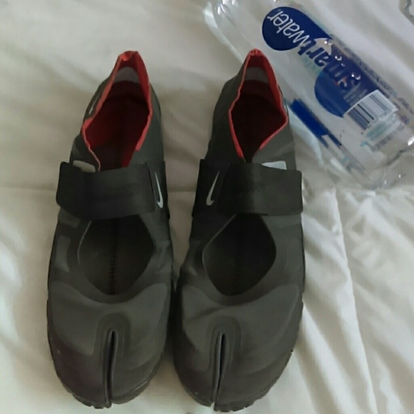 Nike water/walking shoe