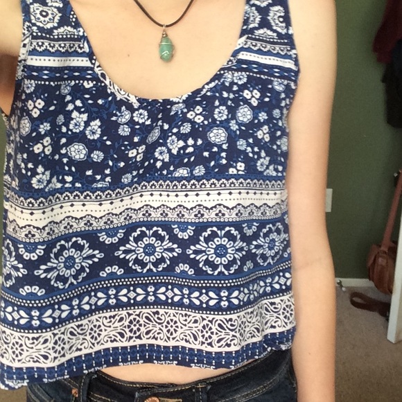 Loose blue crop top - Picture 1 of 1