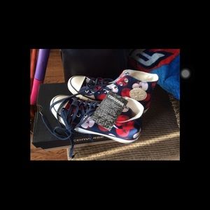 NWT Converse size 9..