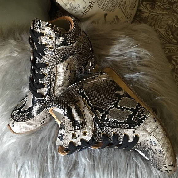 Paper Fox sneakers