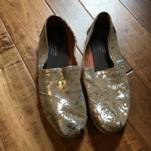 RARE! Tan and silver TOMS! Size 8.5