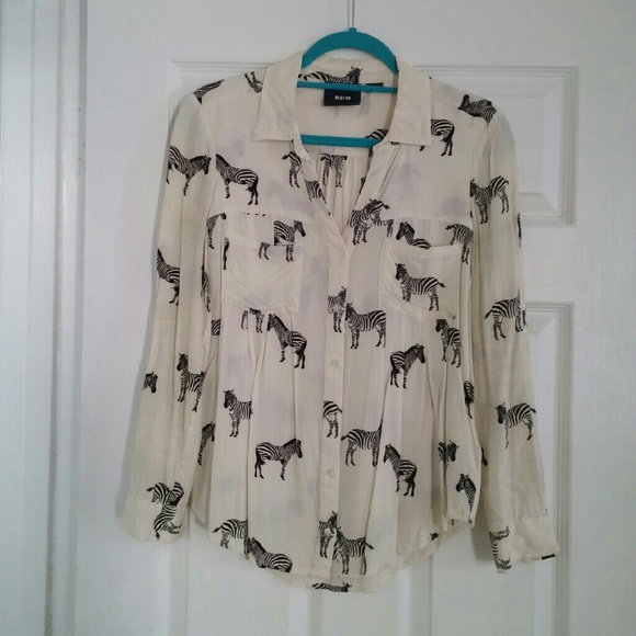 SOLD 🚫 Anthropologie Maeve Zebra Shirt