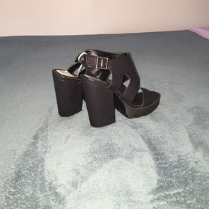 Black new heels