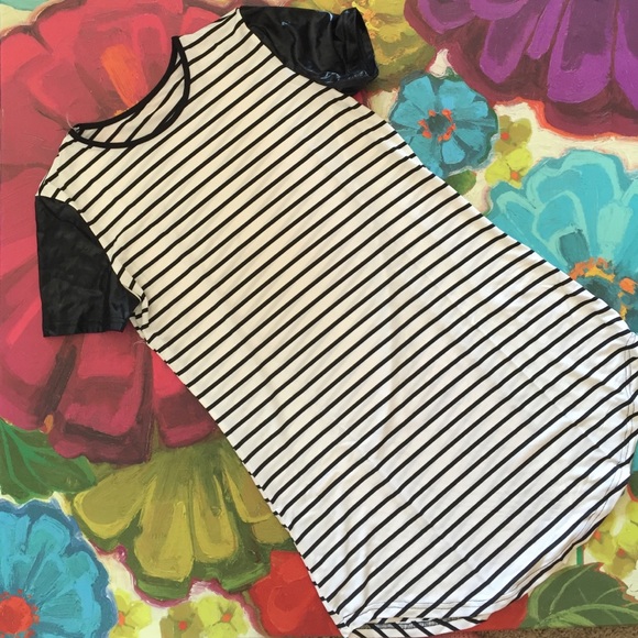 Black and white striped t shirt dress - Picture 2 of 2