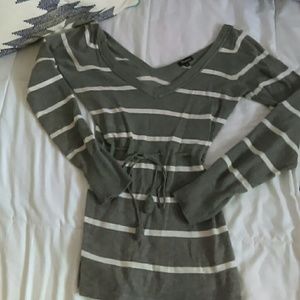 V neck off shoulder sweater