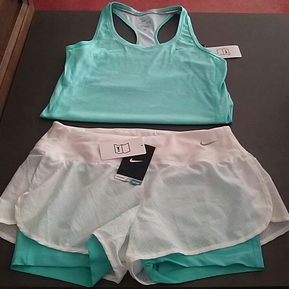 Shorts and a tank top - Picture 1 of 3