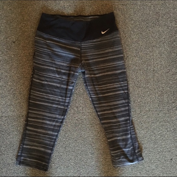 Nike Dri-Fit Cropped Leggings