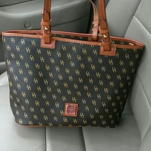 Dooney & Bourke tote