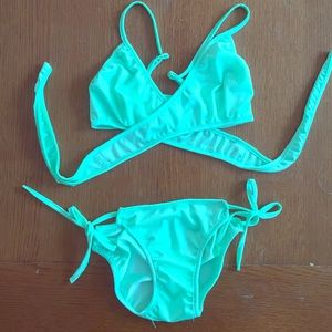 NWOT gorgeous mint green wrap bathing suit! Size M