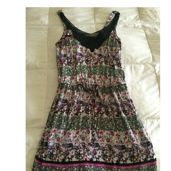 Floral Mini - Picture 2 of 3