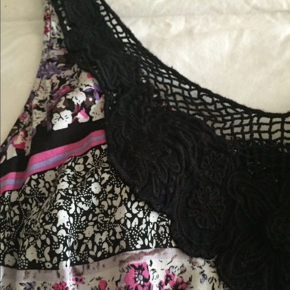 Floral Mini - Picture 3 of 3