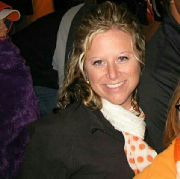 Meet your Posher, Kelly - Picture 2 of 2