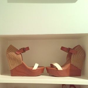 Gianni Bini wooden wedges
