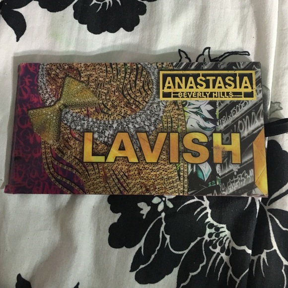 anastasia Lavish Palatte ❤️