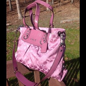 Coach Signature Ashley Carryall Satchel-NWOT