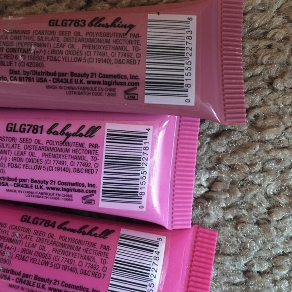 Sold! 💋 - Picture 3 of 4