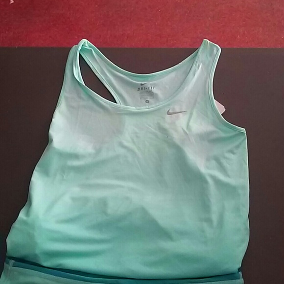 Nike set - Picture 3 of 3