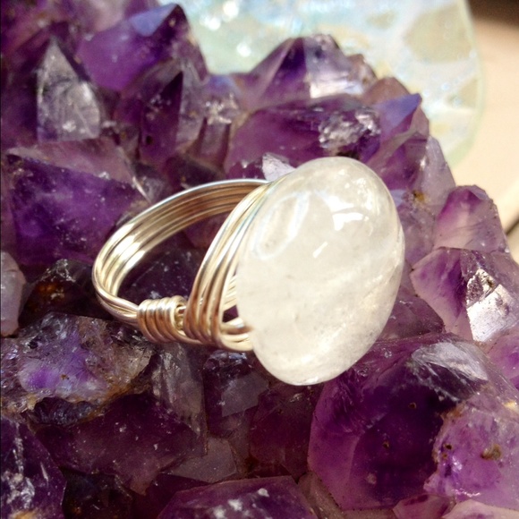 Quartz Crystal Ring🔮 - Picture 4 of 4