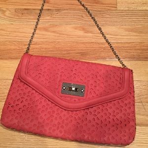 Aldo clutch