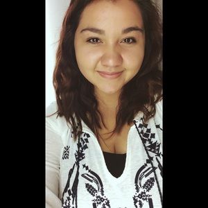 Meet your Posher, Camila