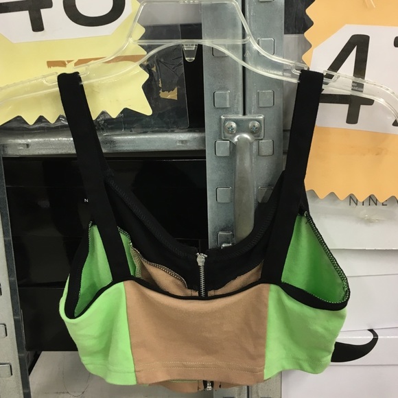 H&M Color Block Crop Top - Picture 2 of 3