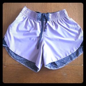 Adorable Lululemon work-out shorts! Size 6!