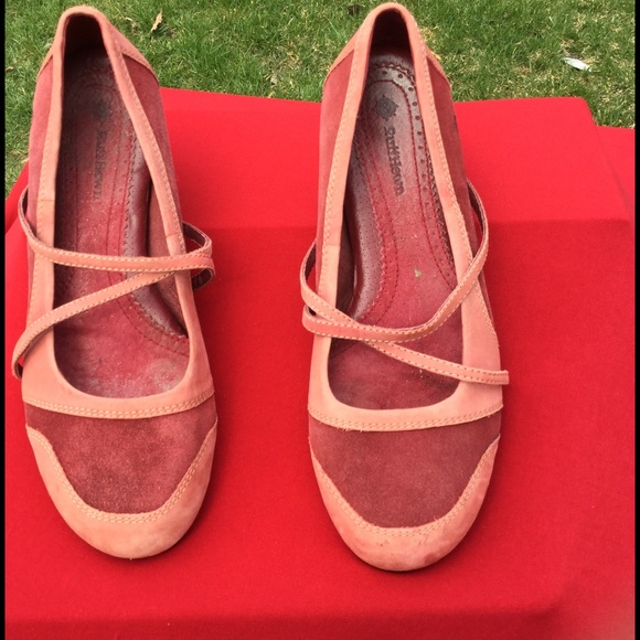 SOFT RED CROSS STRAP SHOES - Picture 1 of 4
