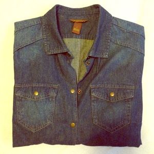 DENIM BUTTON UP
