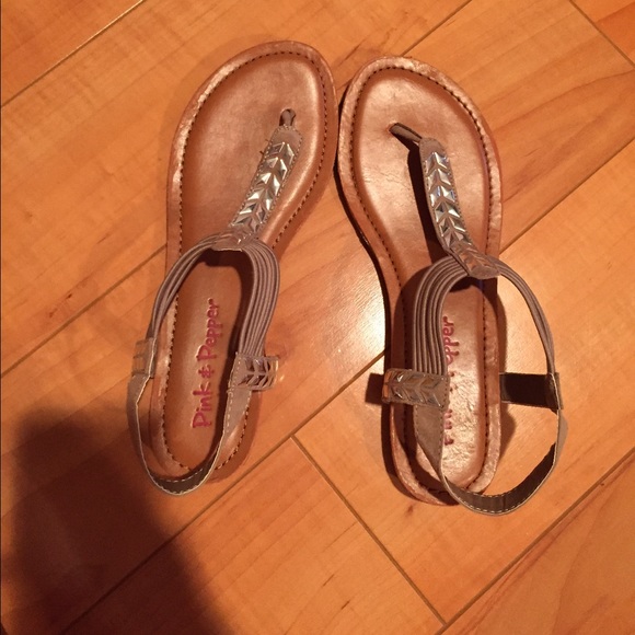 tan sandles