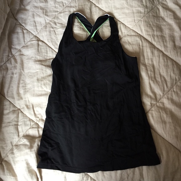 GapFit sleeveless athletic shirt.
