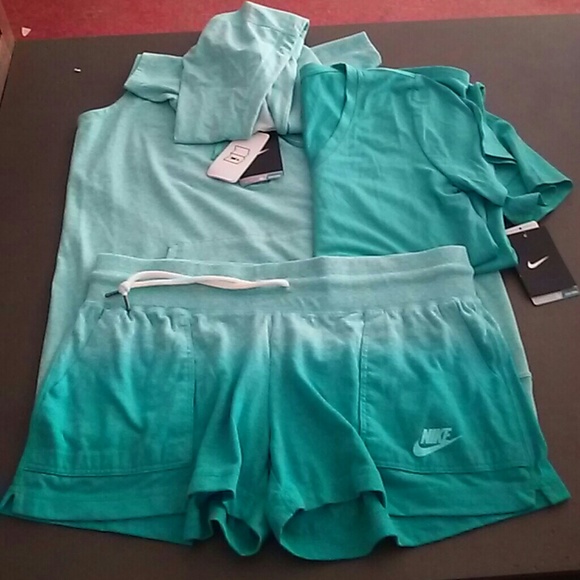 Nike set - Picture 1 of 3
