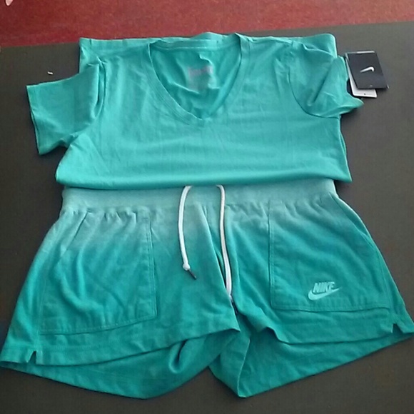 Nike set - Picture 3 of 3