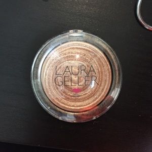 Gilded honey highlighter from laura geller
