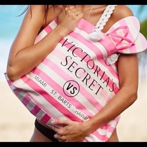 1 HR SALE! VS Tote & Sandals plus 1 SCR!