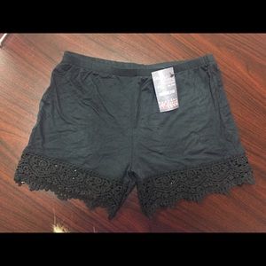 Very cute lace short extenders!