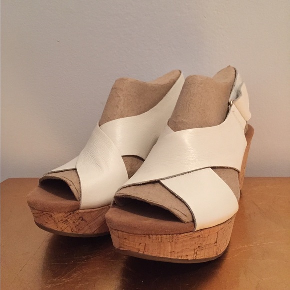 Clark's "Caslynn Shae" Wedges- White, size 7