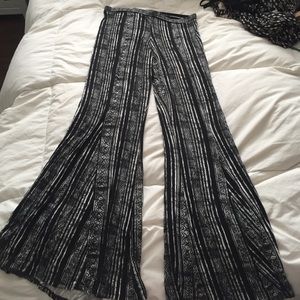 American rag stretchy bell bottom pants