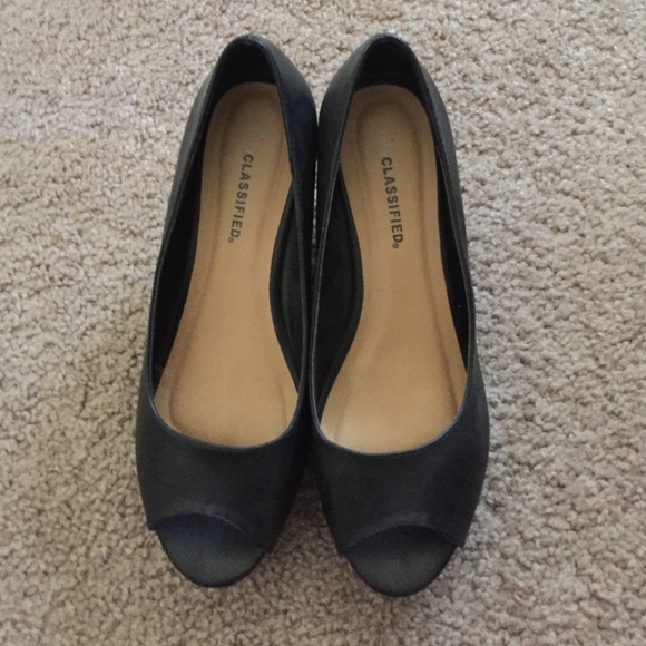Wedged open toe shoes