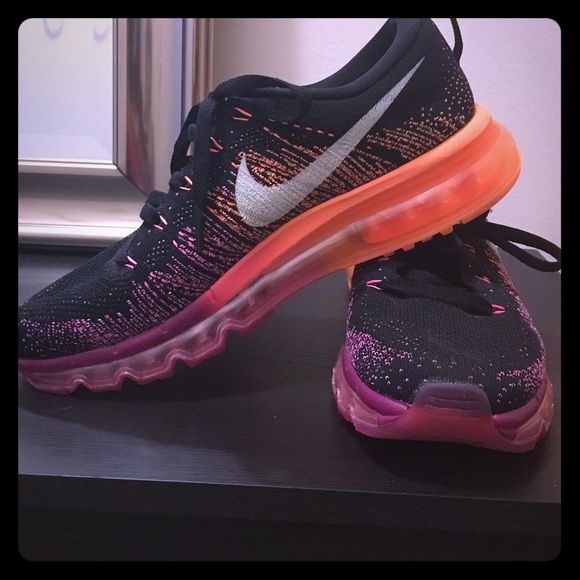 Nike Flyknit MAX