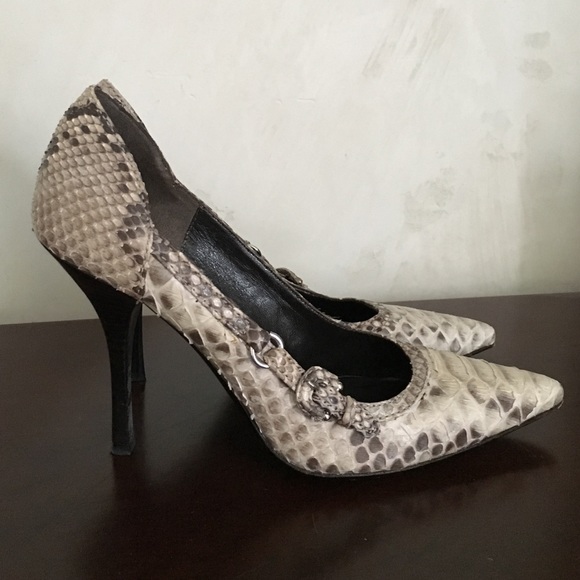 Burberry Prorsum Python Pumps - Picture 2 of 4