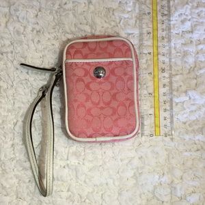 🔸Coach🔸Pink CellPhone/Camera Case